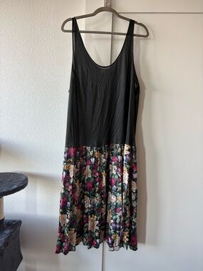 Sleeveless Black Bodice Vintage Floral Midi Dress with Pink & Cream Accents